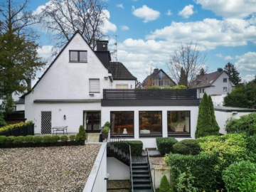 Stilvolle Villa im Essener Süden Bevorzugte Lage oberhalb des Baldeneysees, 45134 Essen / Stadtwald, Einfamilienhaus