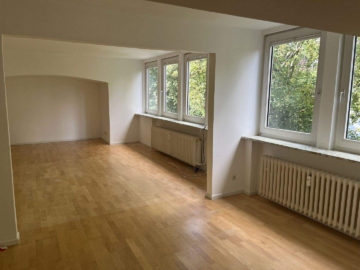 Helle Dachgeschosswohnung in ruhiger Lage am Haumannplatz, 45147 Essen / Holsterhausen, Wohnung