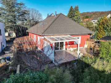 Jeder sucht so etwas! Hier in Neheim steht es., 59755 Arnsberg / Neheim, Einfamilienhaus