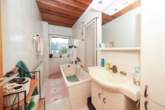 12 Badezimmer - Reihenendhaus in Dortmund-Brackel Rund 100 qm Wfl. auf rund 430 qm Grund