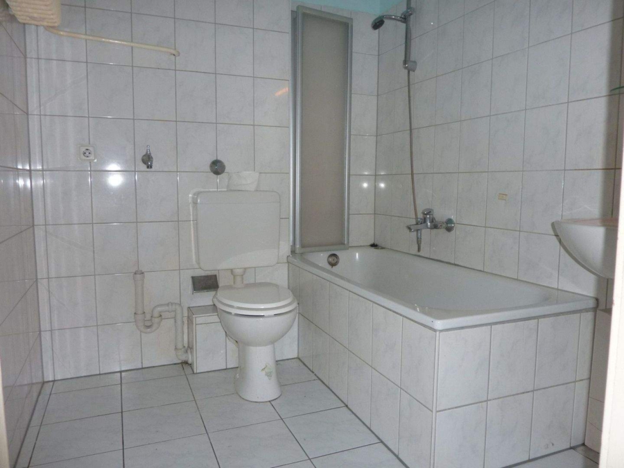 Badezimmer leer