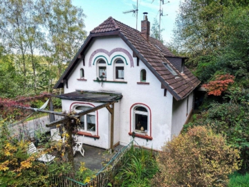 Von der Stange ist anders! Wetter-Volmarstein Haus mit Charme und Wald im Rücken, 58300 Wetter (Ruhr), Einfamilienhaus