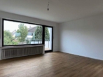Wohnzimmer - Frisch renovierte 3-Zimmer-Wohnung mit Balkon in Unna-Massen